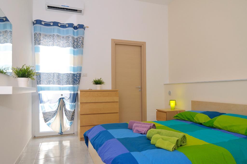 Delposto Marina Di Ragusa Habitación foto